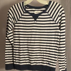 Abercrombie top long sleeve large